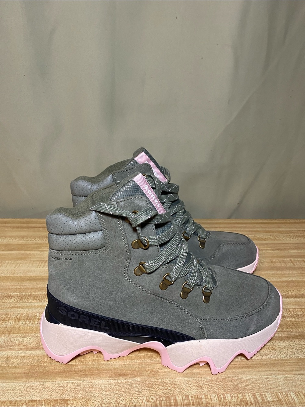 Sorel Kinetic Impact Conquest Waterproof Platform boots women’s 8.5